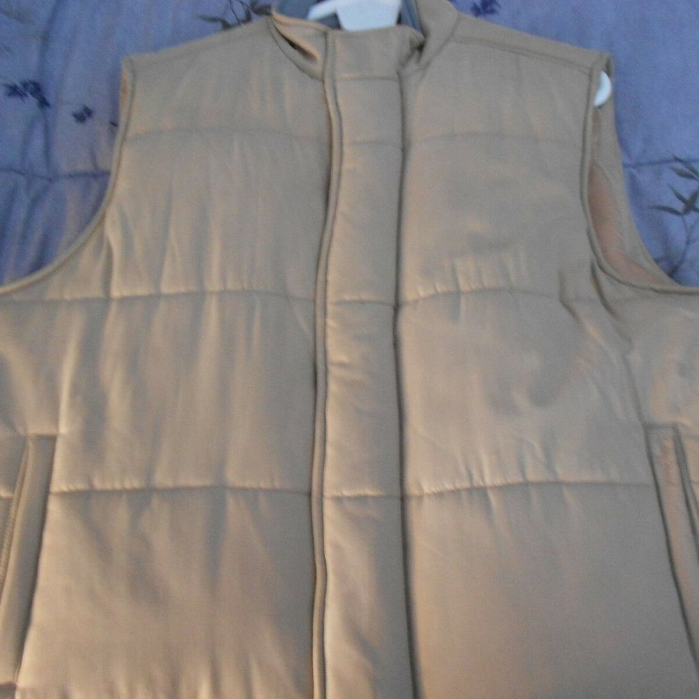 Bobby Jones Man's Large Beige Quilted Water Resistant Silk Jacket Vest